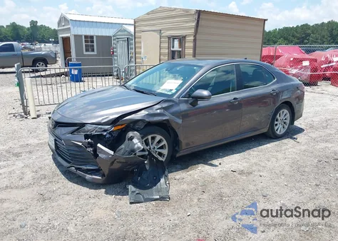 2023 Toyota Camry Le z USA, uszkodzony, nr VIN 4T1R11AK9PU813037
